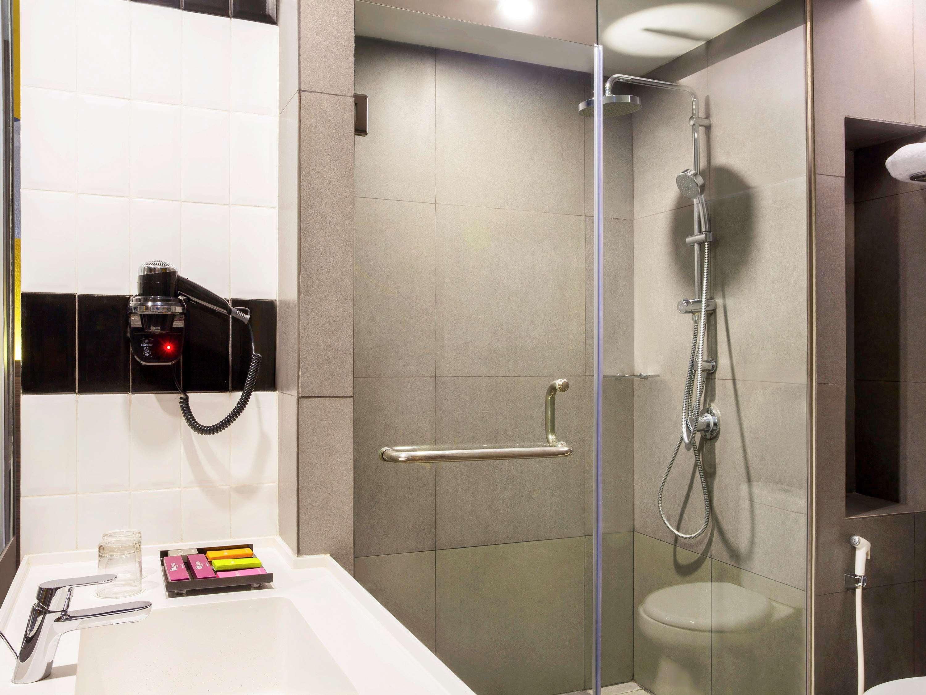 Ibis Styles Bekasi Jatibening Hotel Ngoại thất bức ảnh