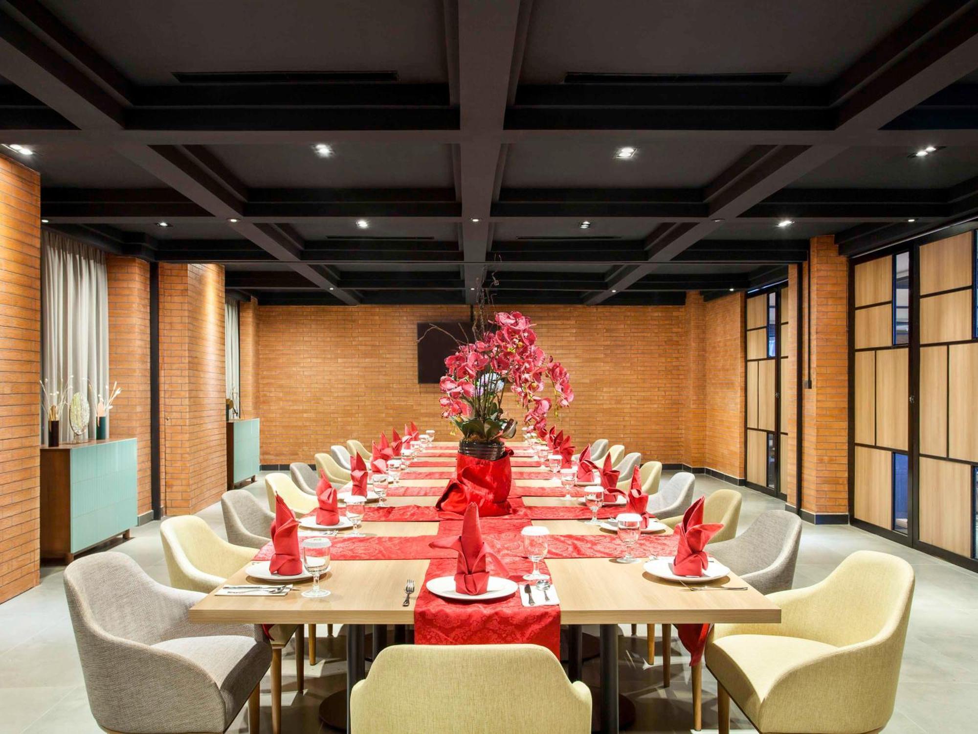 Ibis Styles Bekasi Jatibening Hotel Ngoại thất bức ảnh