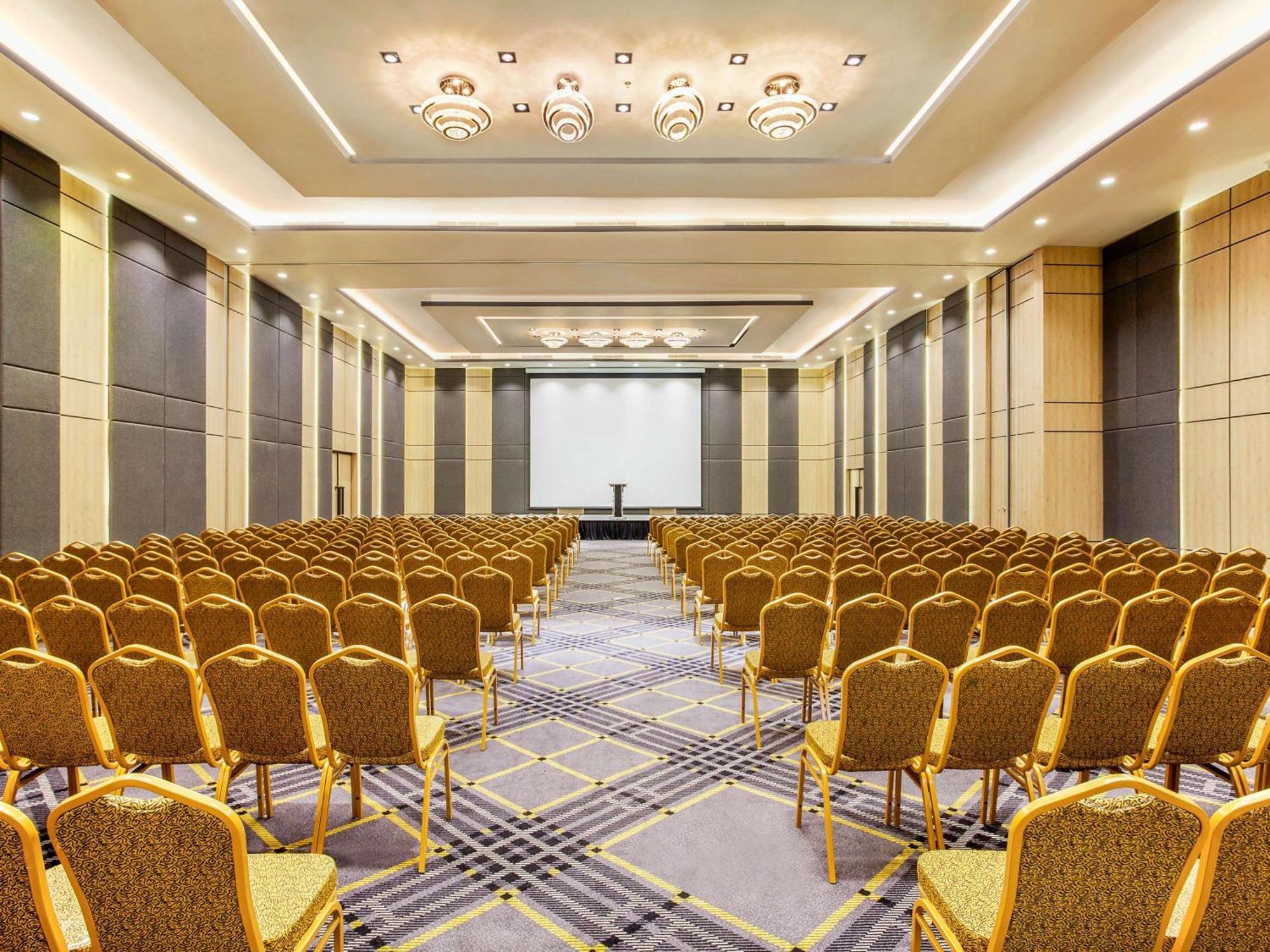 Ibis Styles Bekasi Jatibening Hotel Ngoại thất bức ảnh